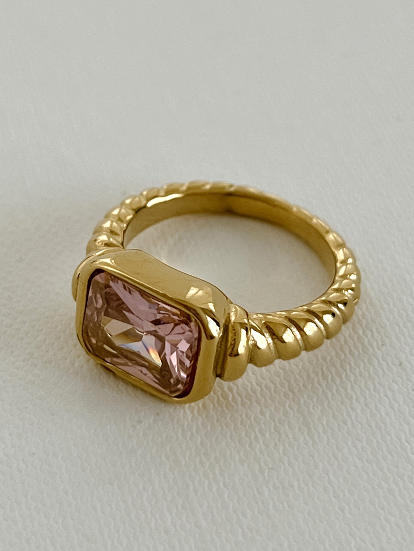 Lyra Ring - Pink