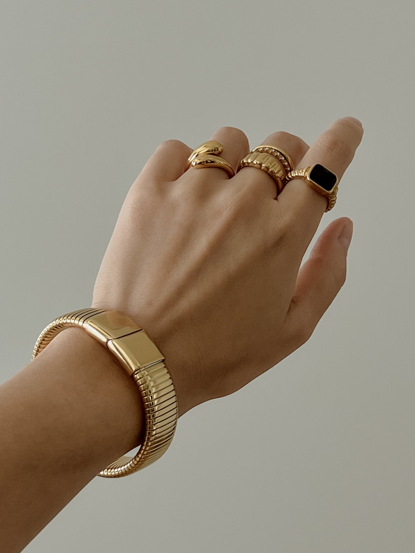 Becky Bracelet - Gold