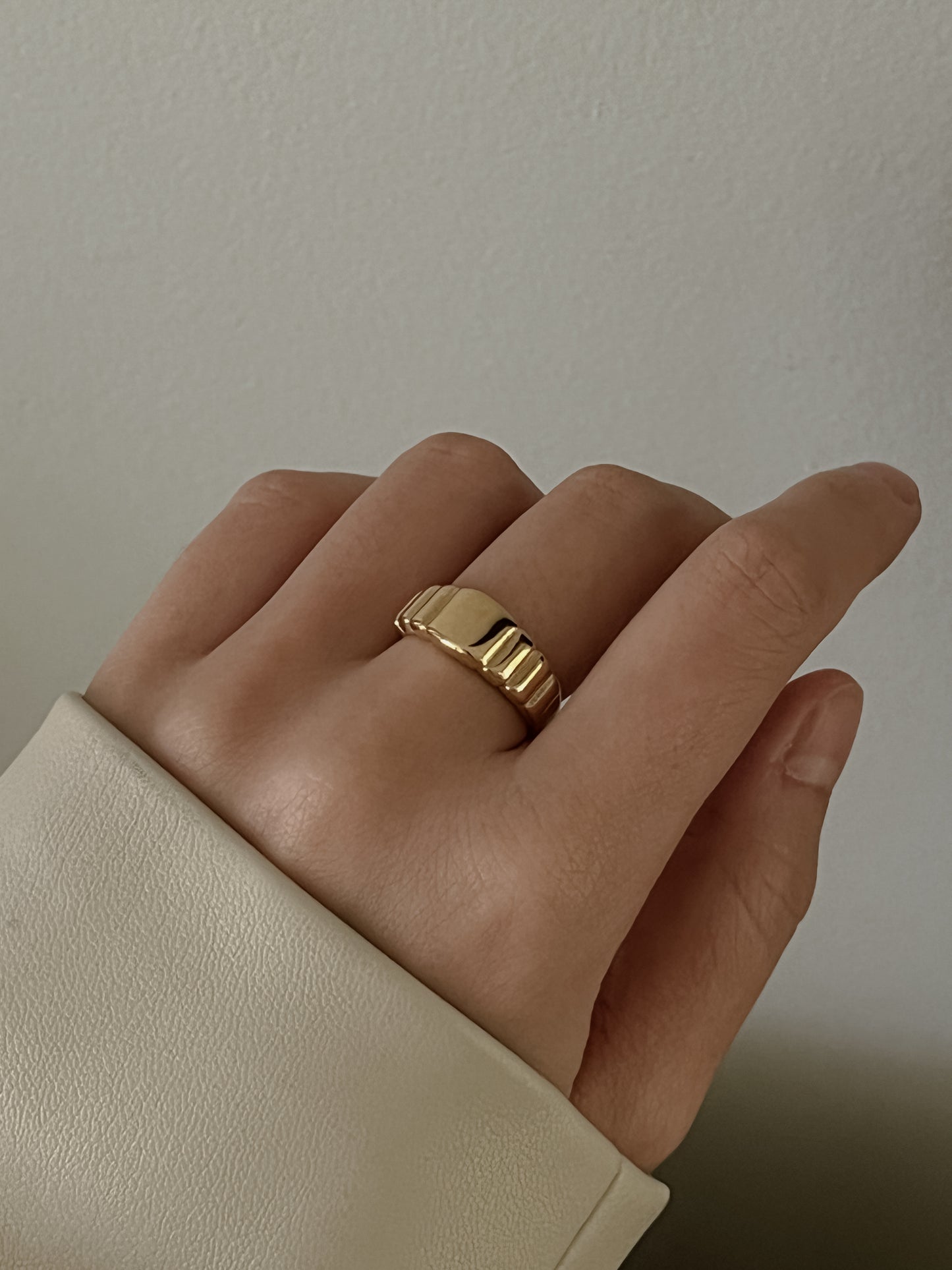 Elle Ring