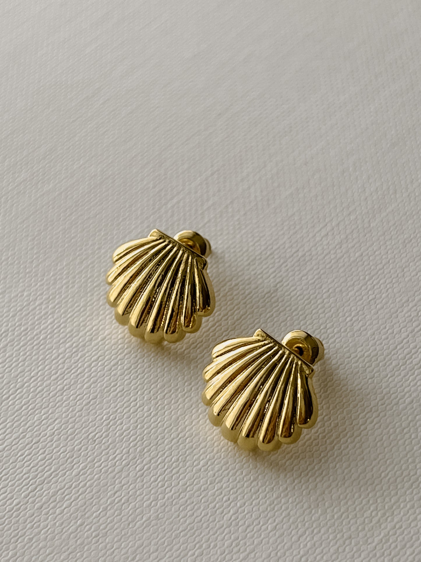 Shelly Earrings - Gold