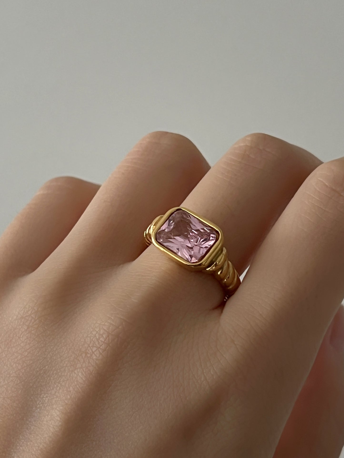 Lyra Ring - Pink