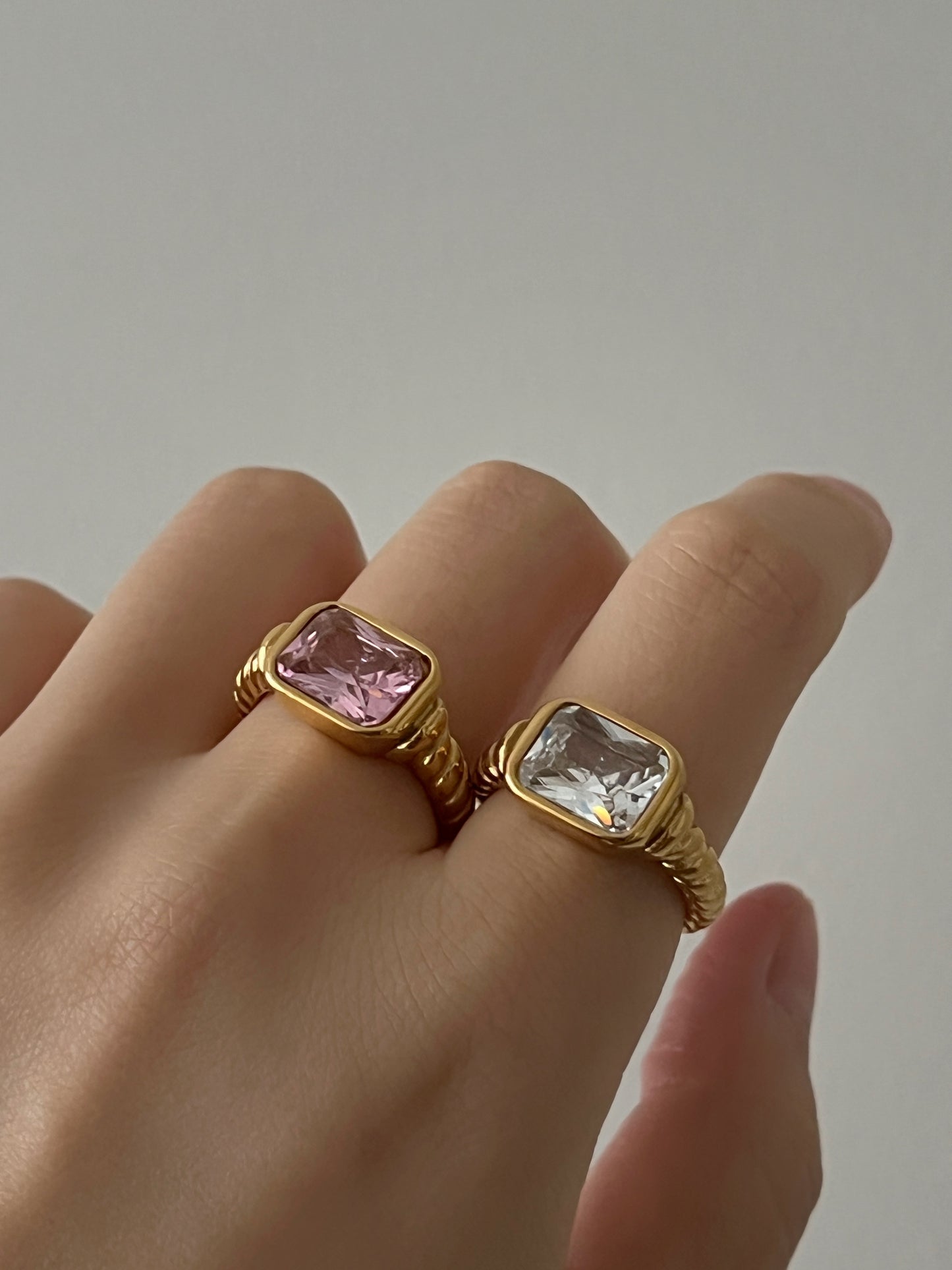 Lyra Ring - White