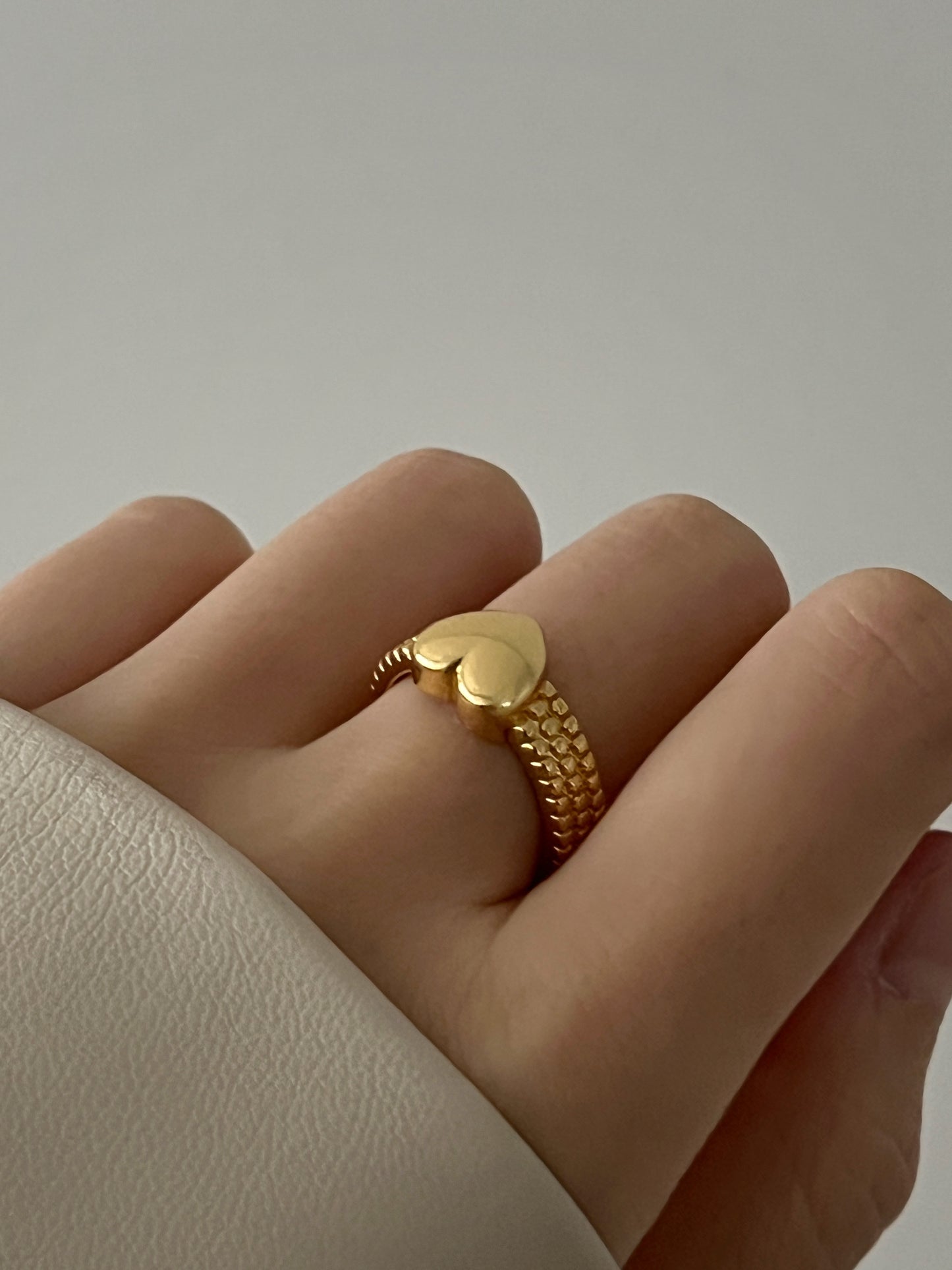Vivian Ring