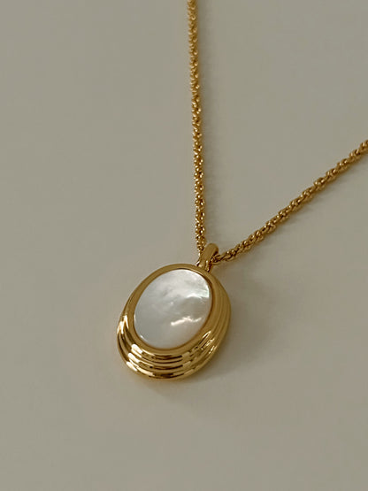 Ava Necklace - Mother of Pearl