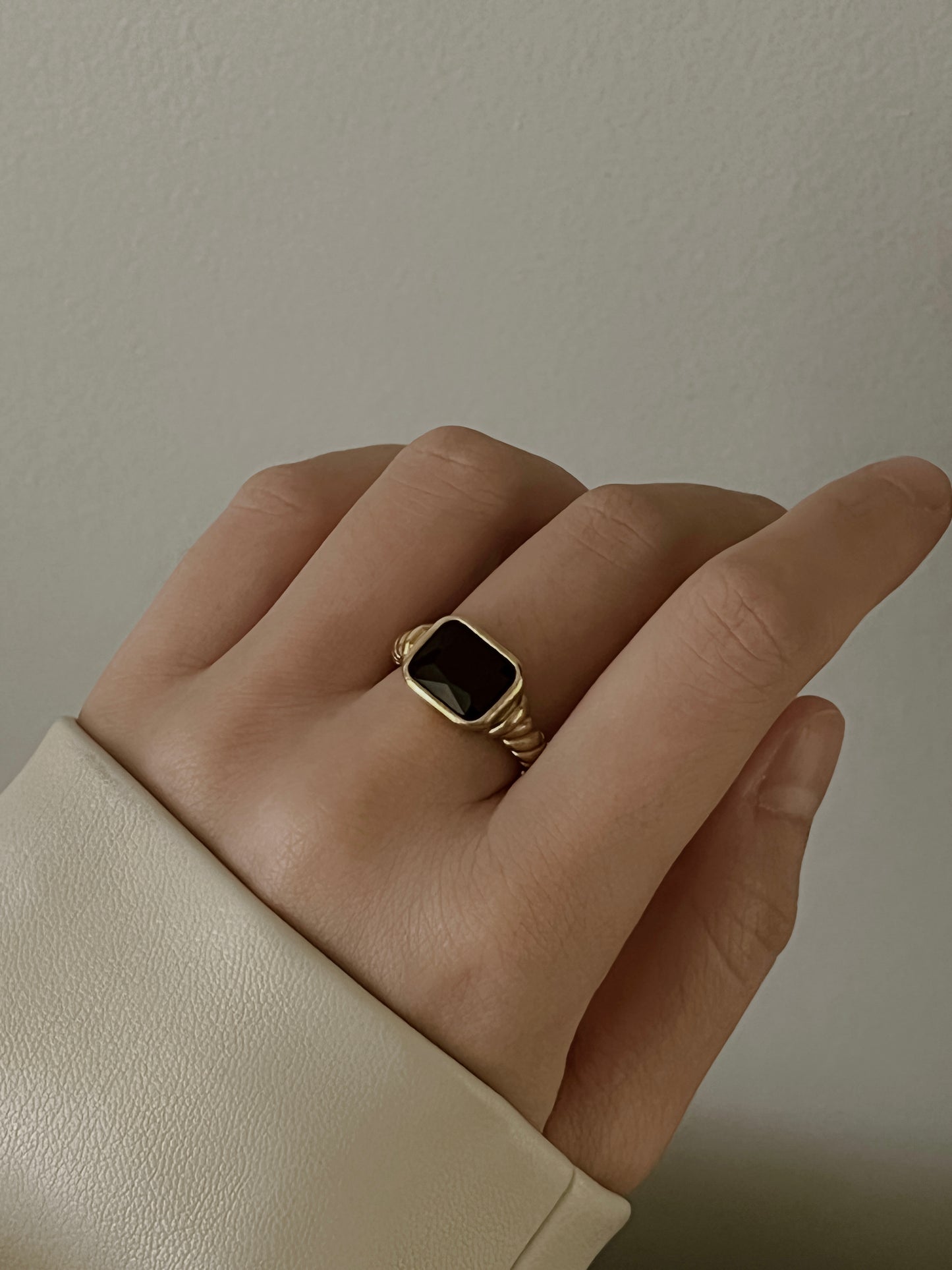 Lyra Ring - Black